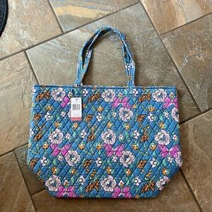 Vera Bradley Essential Grand Tote